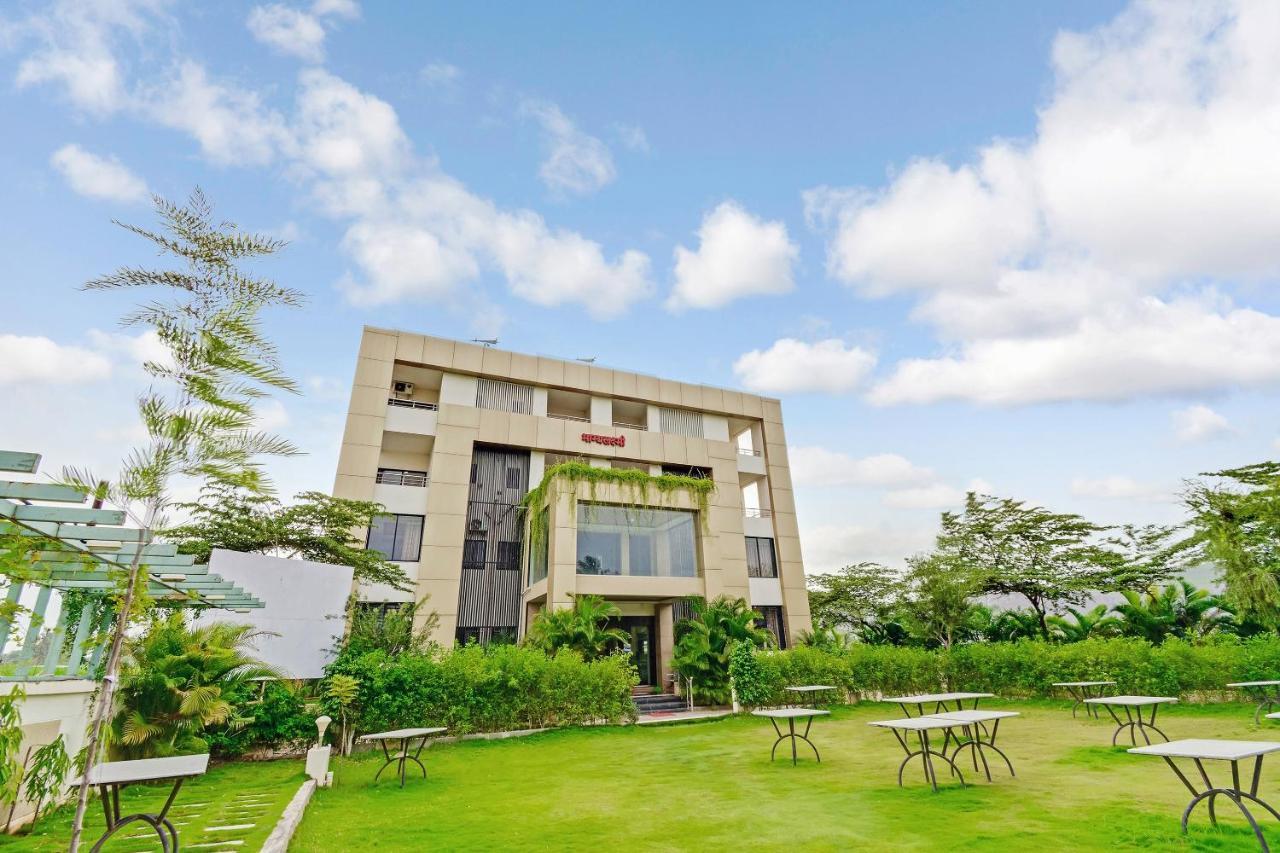 Oyo 48352 Hotel Bhagyalaxmi Kala Экстерьер фото
