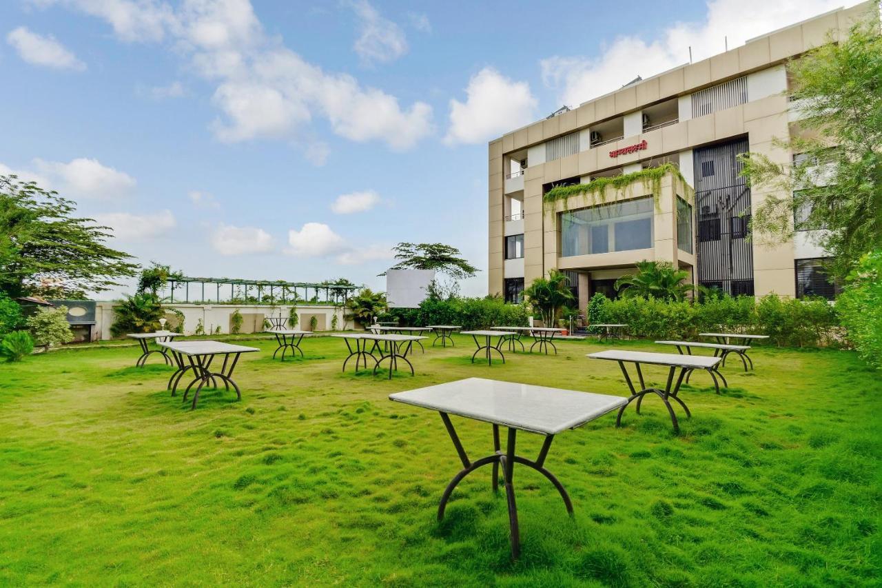 Oyo 48352 Hotel Bhagyalaxmi Kala Экстерьер фото